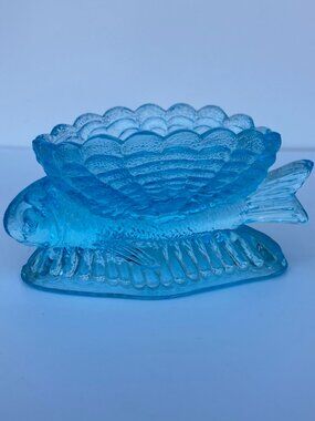 L.G. Wright Aqua Scalloped Flying Fish with Basket Toothpick Holder #77/59